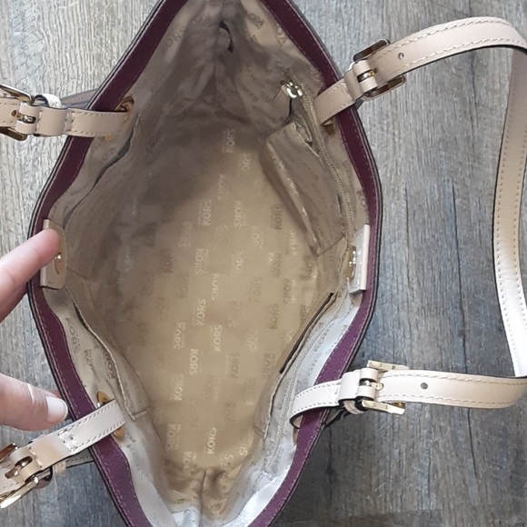 SOLD!! HP 🎉 Michael Kors Leather Tote - Picture 8 of 9